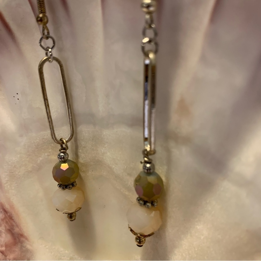 Beaded geometric dangle fish hook earrings artisan handmade champagne neutral - Picture 3 of 9